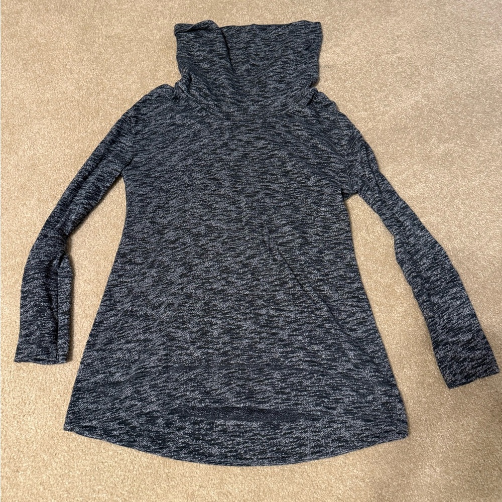 Loose turtleneck neck sweater/sweatshirt